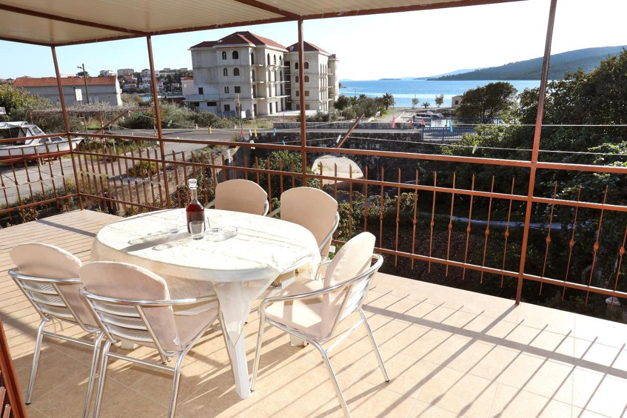 Apartman Gilan เซเกต วรันยีชา ภายนอก รูปภาพ