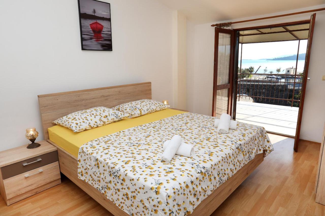 Apartman Gilan เซเกต วรันยีชา ภายนอก รูปภาพ